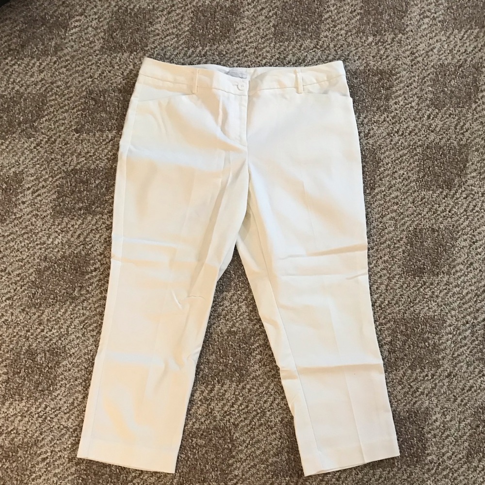 White New York & Co. Capri pants. Worn once.
